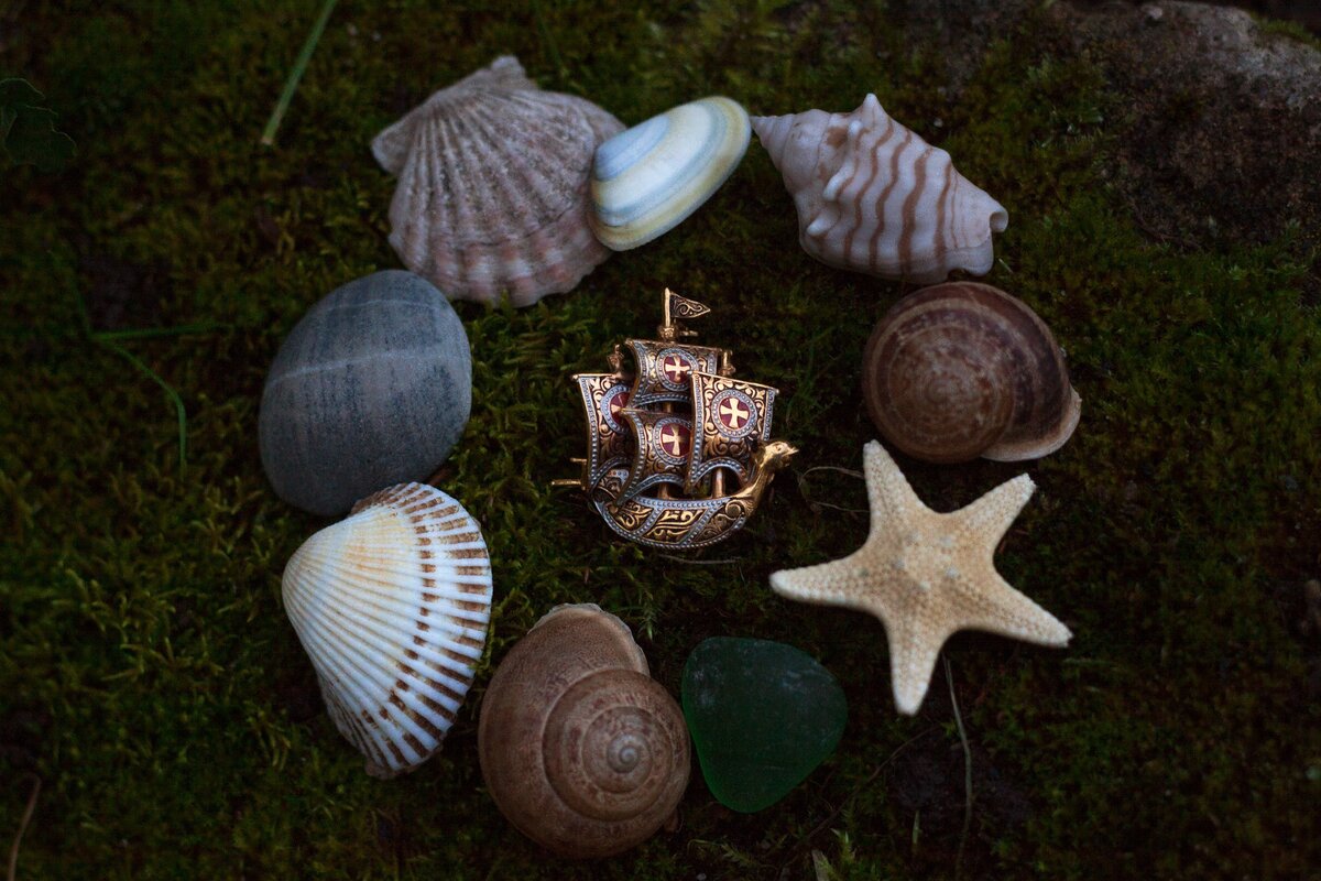 Брошка в технике дамаскин из моей коллекции, Испания