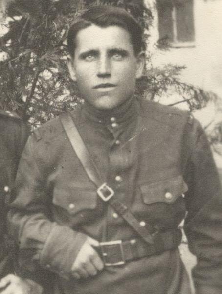 Серидой.С.Ф, бывшим одним из первых секретарей Комсомольская первой ячейки ст.Анапская, потомком  из первых казаков заселивших Николаевскую, переименованную в последствии в Анапскую. 