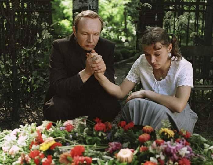 Cчитается, что актерские браки недолговечны, тем ценнее примеры крепких звездных семей. Слава, успех, толпы поклонниц и море соблазнов не смогли повлиять на чувства этих людей.-8-2