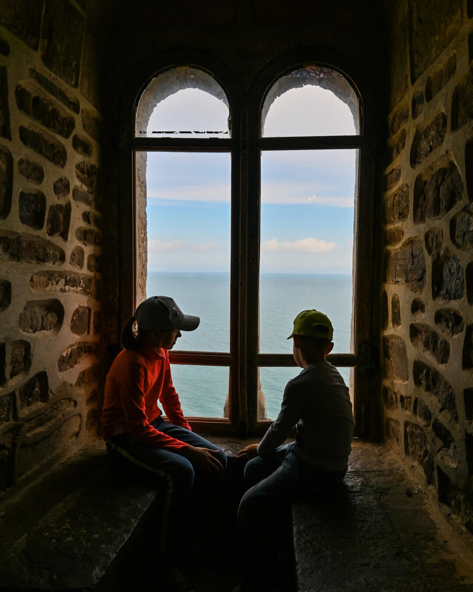 Фото автора: вид из Генуэзской крепости, Судак, июнь 2021.