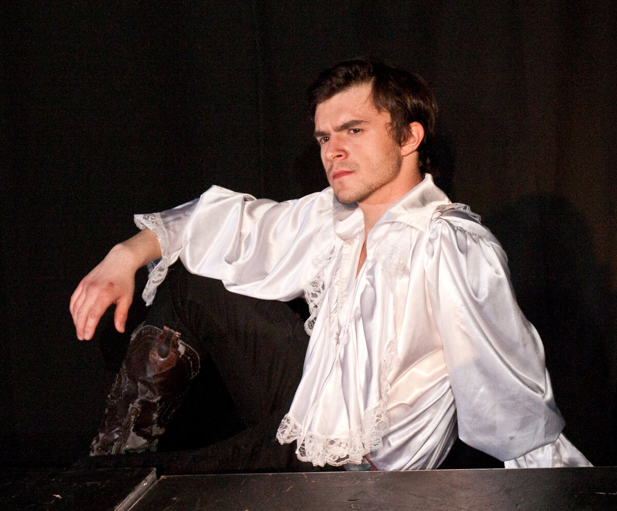 Репетиция спектакля, на фото - я