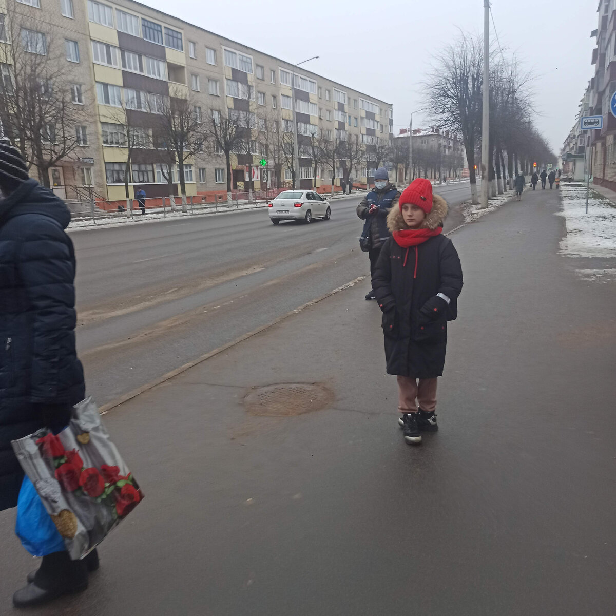 Будьте бдительны с окружающими людьми