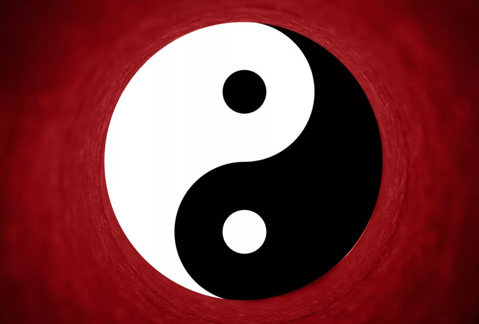 Даже символ "Инь и Янь" демонстрирует, что во всем плохом есть что-то хорошее, а в хорошем плохое.