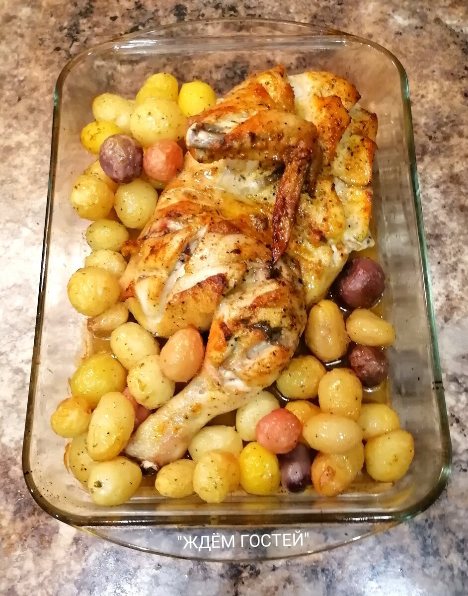 Как приготовить целую курицу с картошкой в рукаве