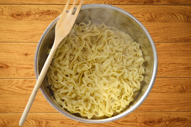 Лапша для  Лагман. Фото сайта https://edatomy.ru