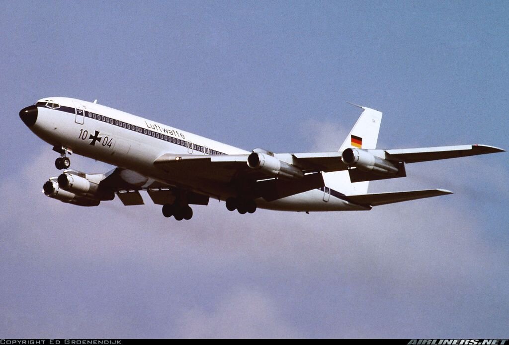 Боинг 707-307С Люфтваффе 10+04. Фото: Эд Грёнедийк airliners.net. 