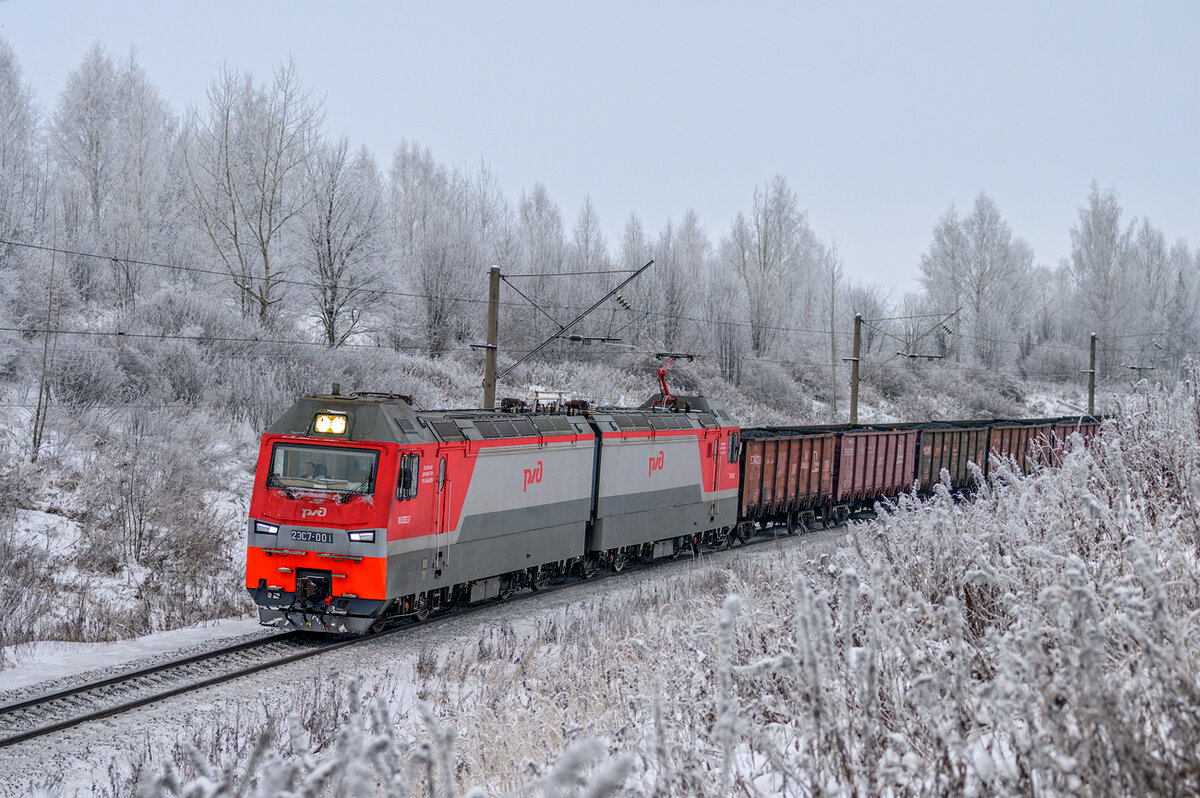 2ЭС7-001. Кировская область, перегон Котельнич-I - Ацвеж. 30 декабря 2020 года.