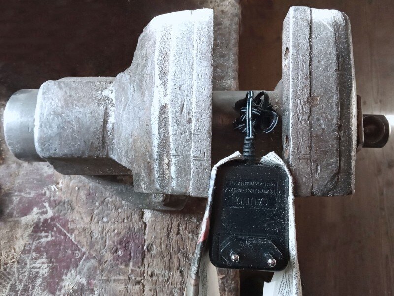 корпус БП в тисках