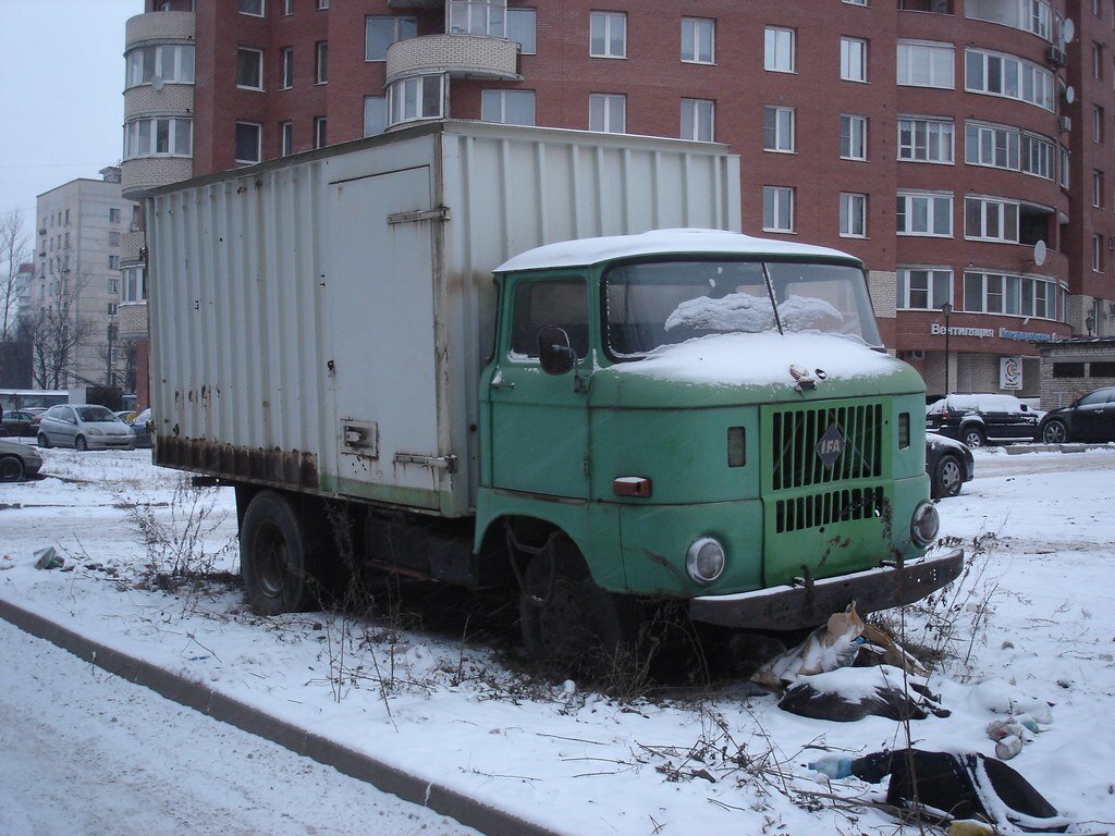 50 грузовиков