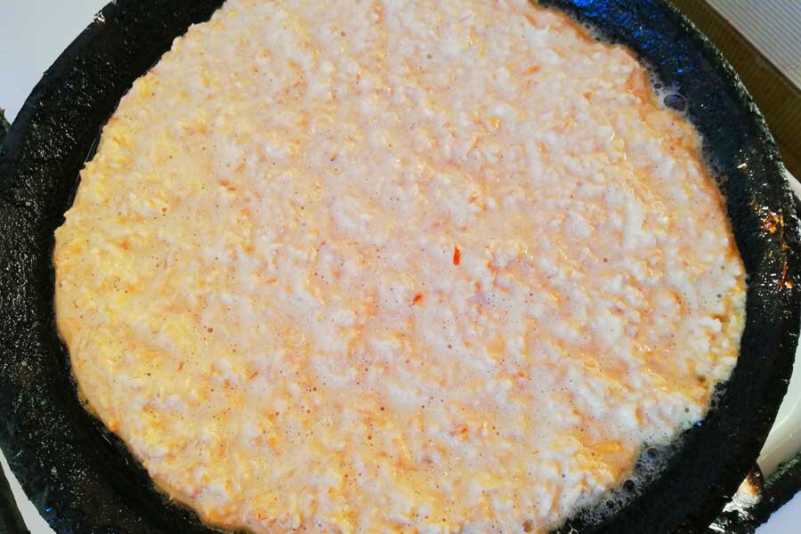 овсяноблин. овсяноблин из геркулеса. овсяноблин с ветчиной и сыром. овсяноблин на кефире на сковороде. пп завтрак овсяноблин.