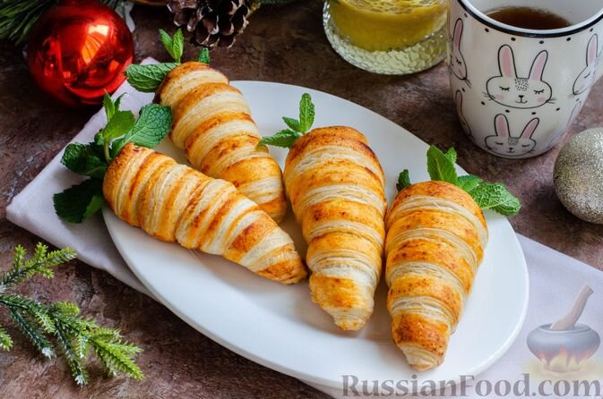 тесто слоёное бездрожжевое, апельсины, яйца, сахар, крахмал кукурузный, морковь, томатная паста, мята свежая