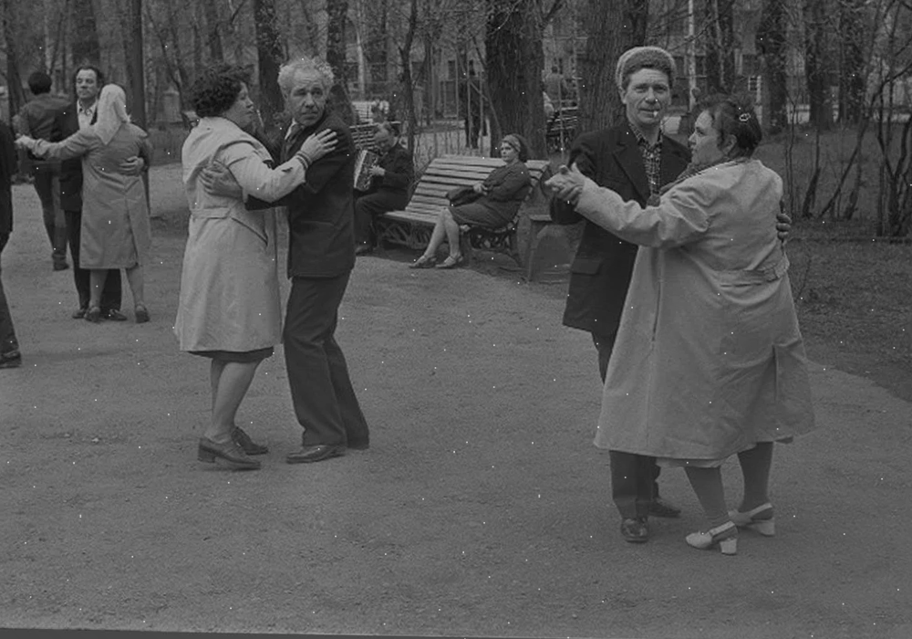 Пенсия советского пенсионера. Советские пенсионеры. Пенсионерка СССР. Пенсионерки в 60-е годы. Счастливые пенсионеры СССР.