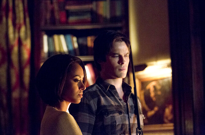 Кадр из сериала "Дневники вампира", взят на портале "Кинопоиск"