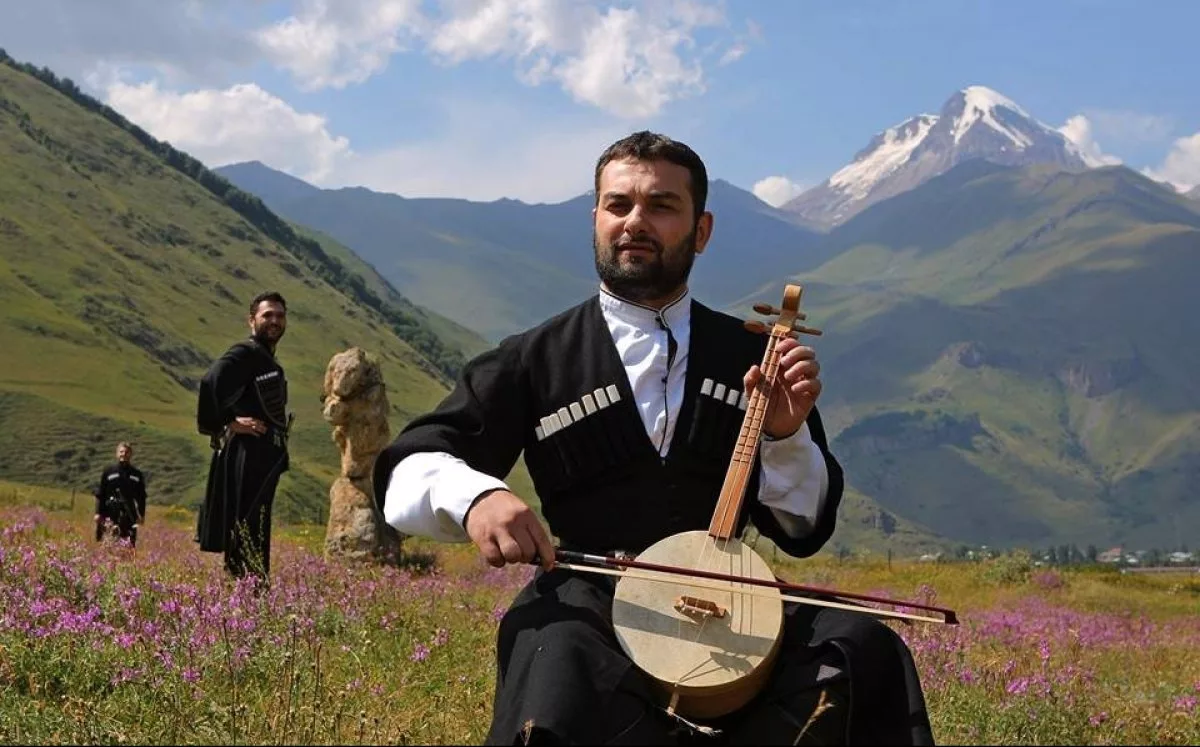 Грузины играют. Сваны Грузия. Лери имя грузинское. Грузинские музыканты. Музыканты грузины.
