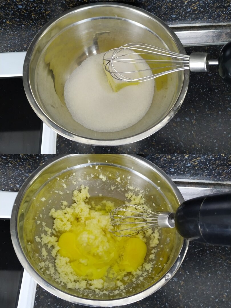 Готовим тесто. Сливочное масло комнатной температуры соединить с сахаром и взбить венчиком. Влить растительное масло и вбить яйца, снова сбить при помощи венчика. 