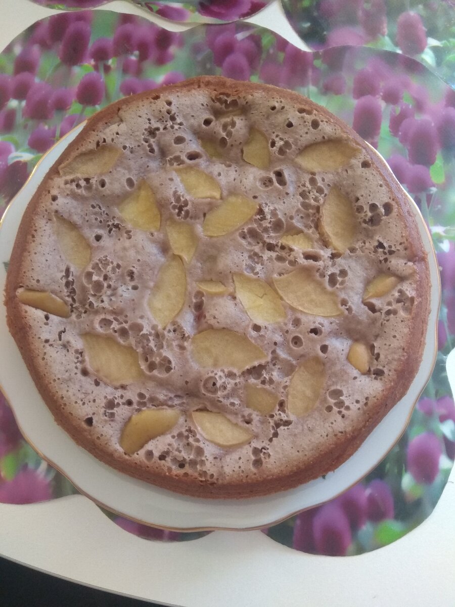 Пирог с малиной и яблоками 