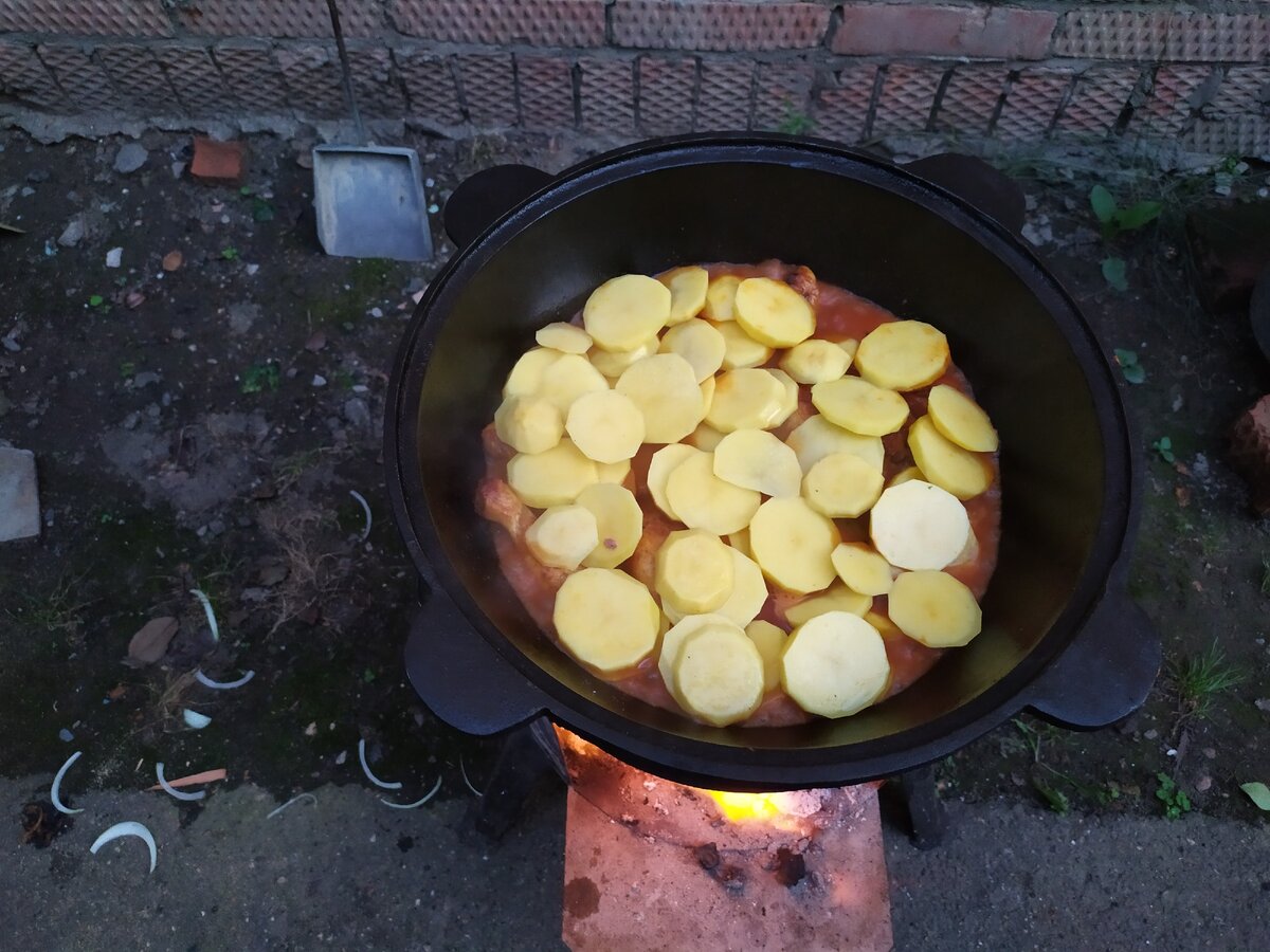 Казан для жарки картошки на природе