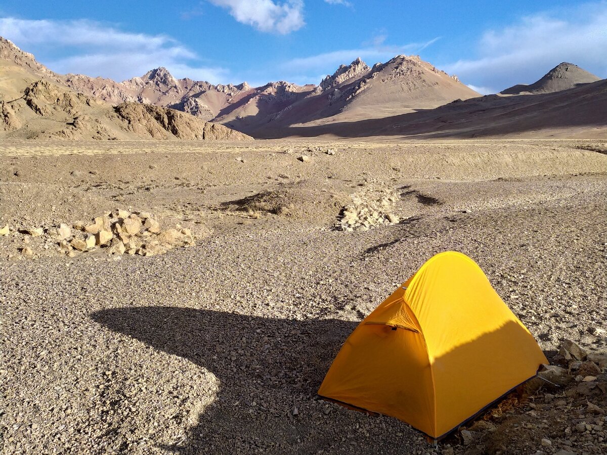 Таджикистан, горы Памира. 4040 м. н.у.м., ноябрь. Как думаете, тут тепло?