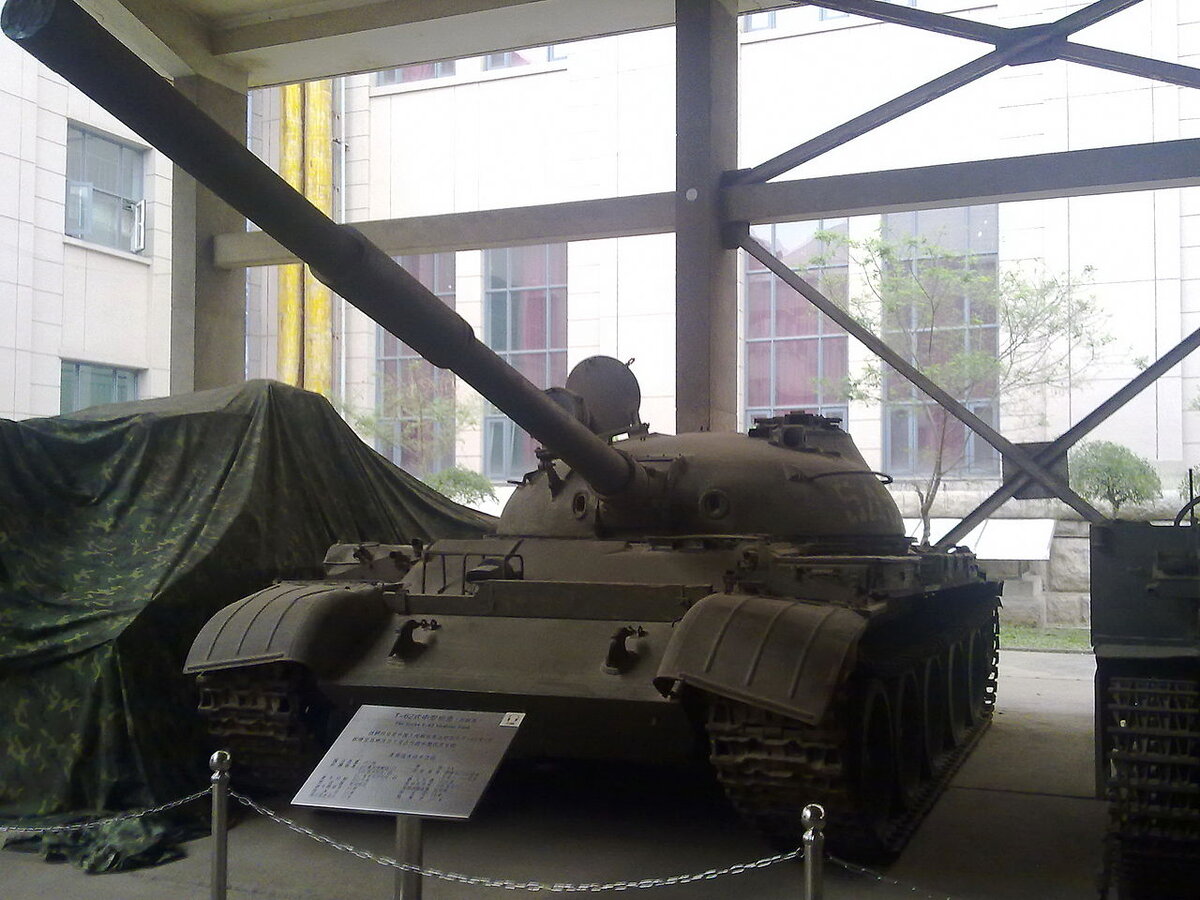 Вот и сам танк в музее Китайской армии. Достался абсолютно целым. Только с перебитой гусеницей.