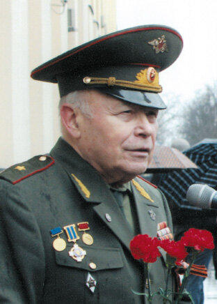  Данилин Николай Семенович. Родился 20.11.1937 г. в г. Харьков. . Доктор технических наук (1971), профессор (1976), генерал-майор (1987). Ушел из жизни 31 августа 2020 года.