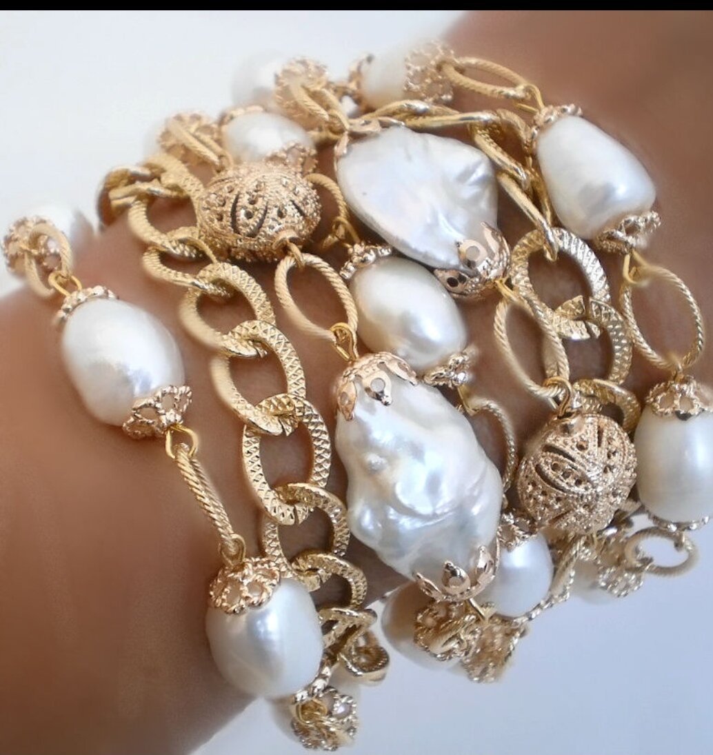 брошки из жемчуга. жемчуг ручной работы. оригинальные украшения с жемчугом. жемчуг ручной работы. украшения из жемчуга натурального.