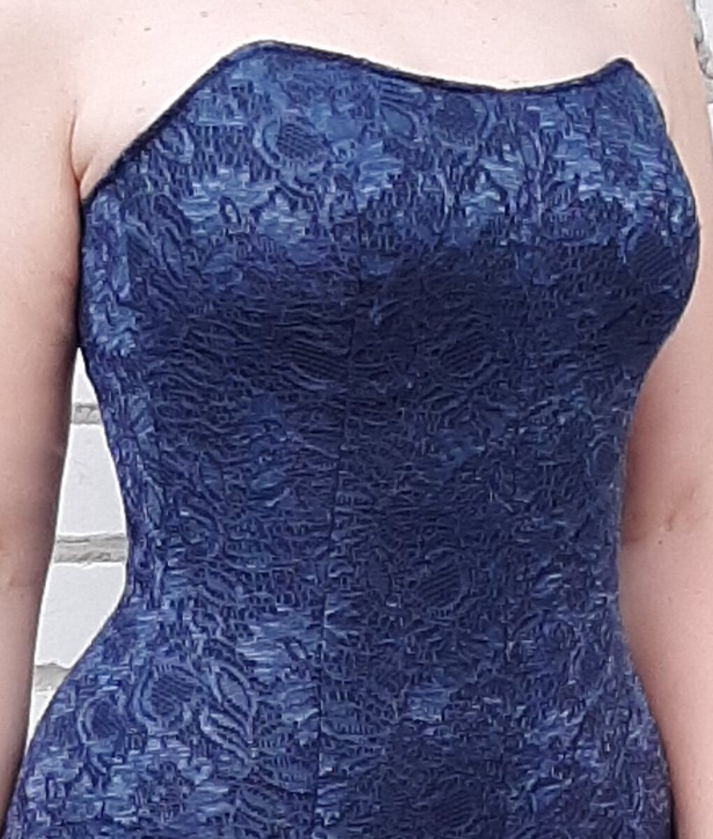 Вечернее платье на корсете