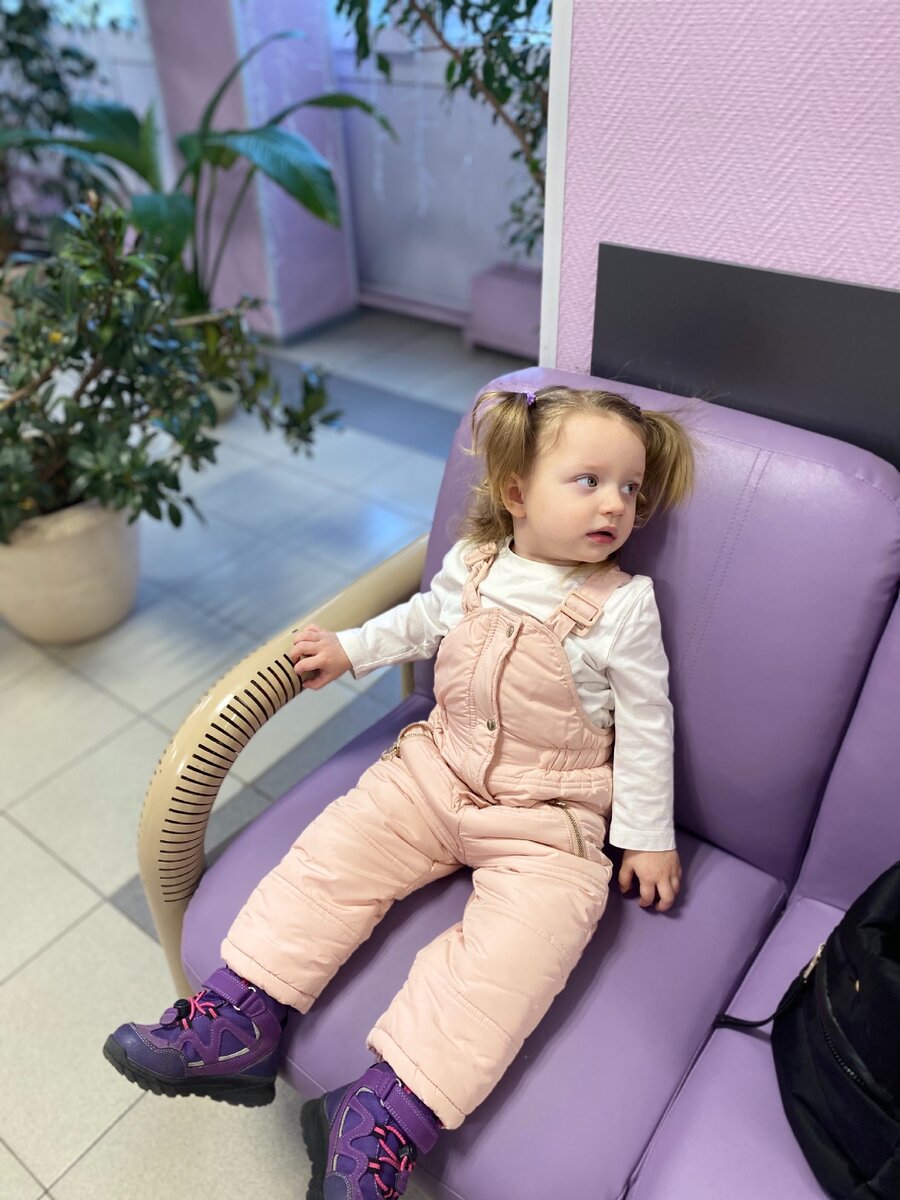 Ждем, когда нас пригласят в кабинет)