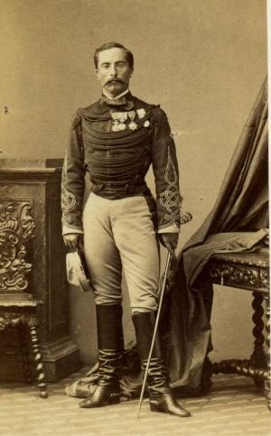 На фотографии еще совсем молодой