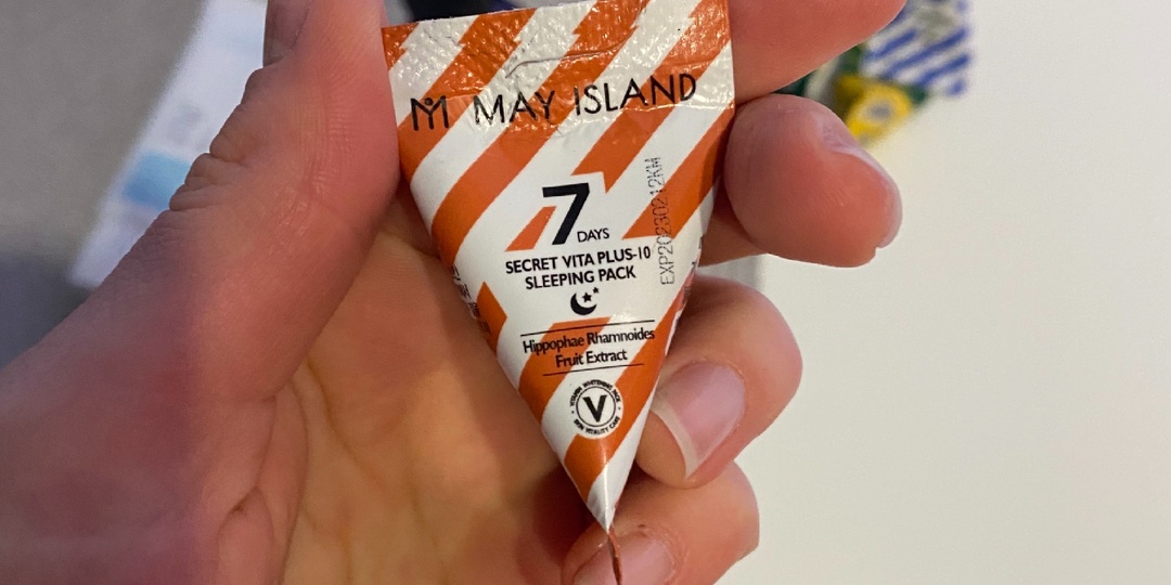 Взяла ночную масочку на пробу