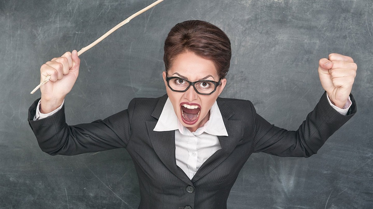 Фото из открытых источников https://yandex.ru/images/search?from=tabbar&text=бесит%20школьная%20форма&p=12&pos=490&rpt=simage&img_url=https%3A%2F%2Fastrakhanfm.ru%2Fuploads%2Fposts%2F2018-09%2F1537864647_uchilka.jpg