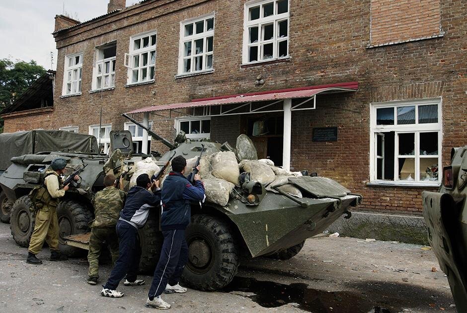 Бойцы штурмовавшие школу для освобождения настоящие герои, но их командиры преступники!