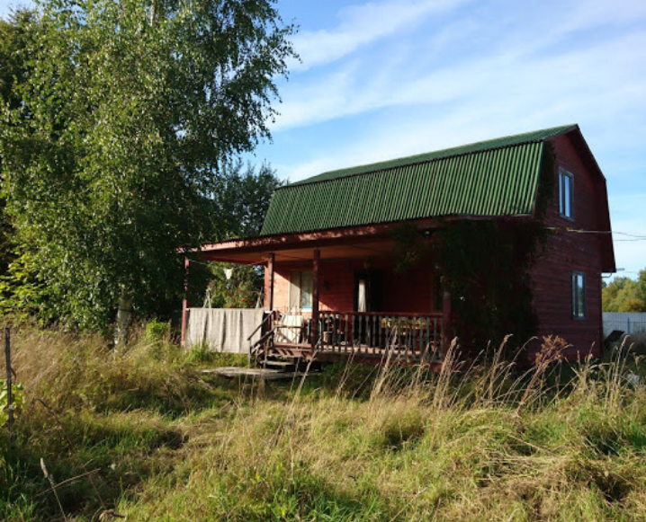 Вид на дом от участка соседей