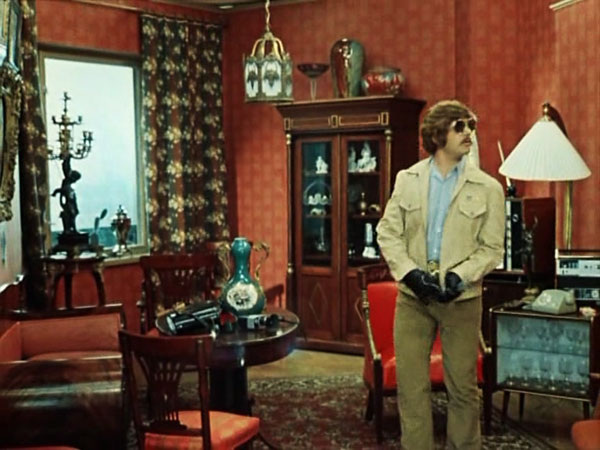 ―Однакo у Вас характер! Будь я Вашей женoй, я бы тoже уехала! ―Если бы Вы были мoей женoй, я бы пoвесился!