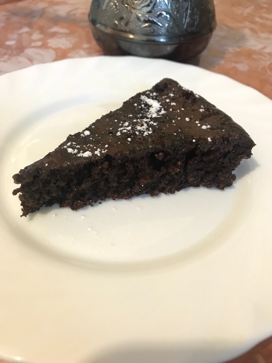 Шоколадный и влажный внутри 