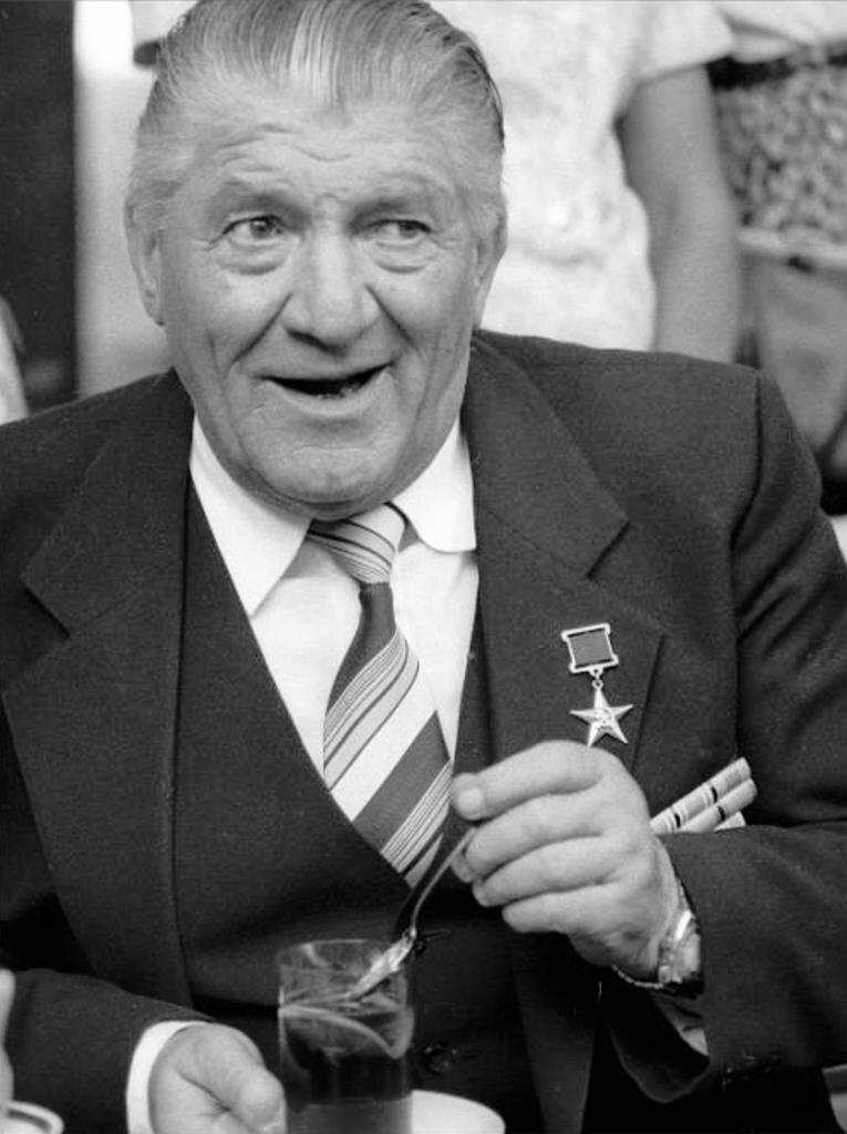 Николай Афанасьевич Крючков заслуженный артист РСФСР. Яндекс картинки. 