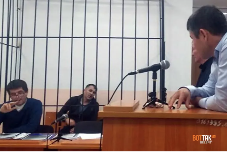 Сайпулакади Джамалудинов в клетке в суде. Фото предоставлено семьей убитого Эрадиля Асанова