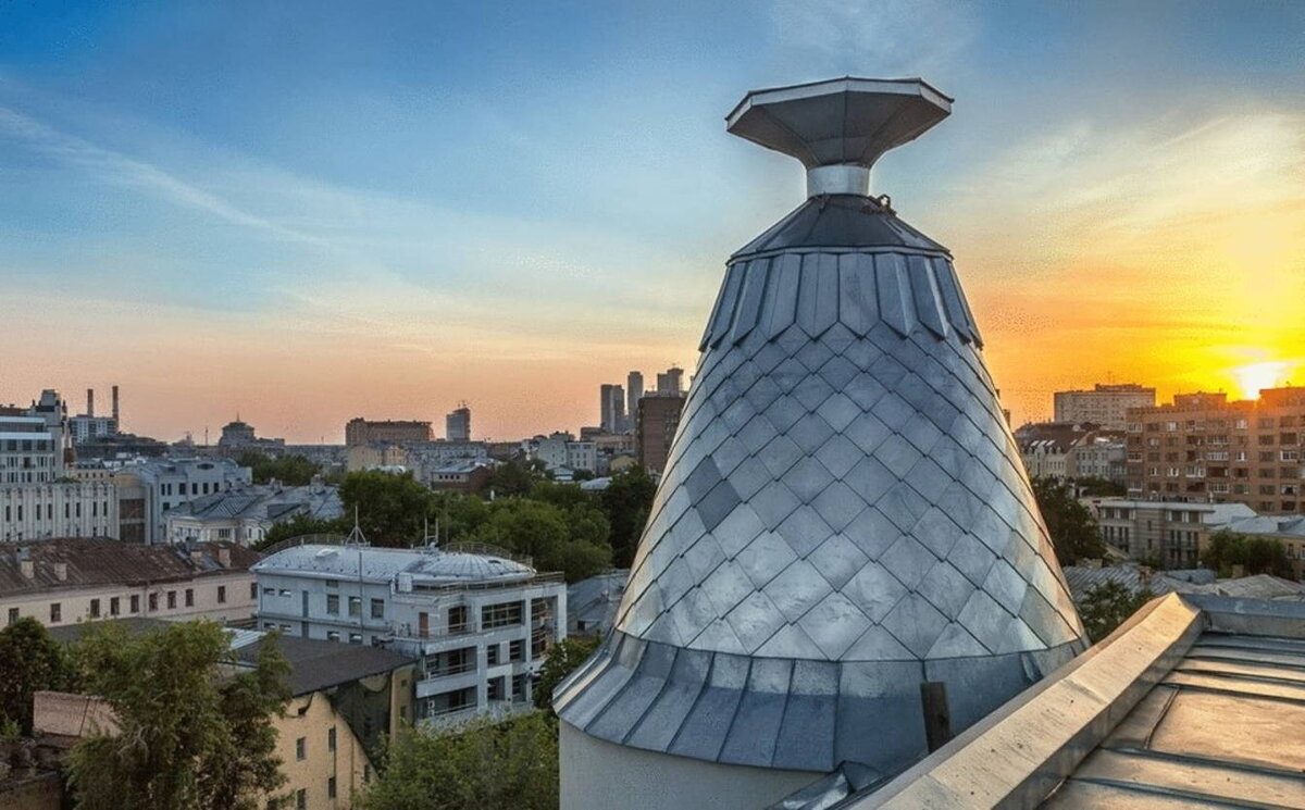 Дом с рюмкой