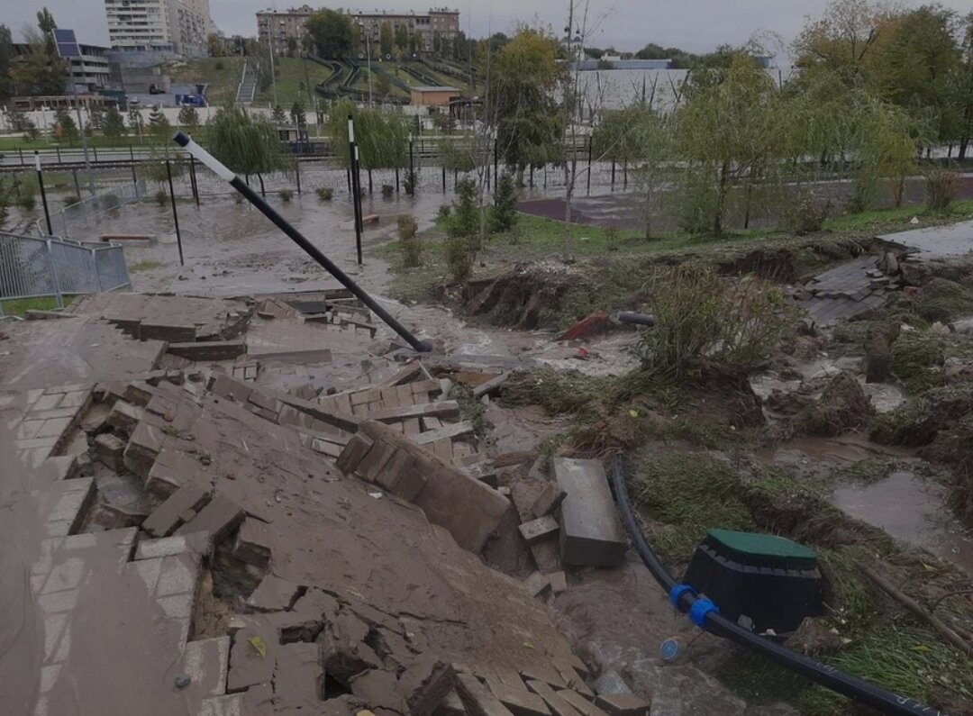 Волгоград, прорыв канализационных вод