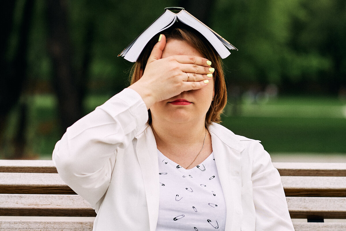 Всем привет! Меня зовут Елена Сокол и я логопед- практик. Я помогаю обычным мамам заниматься со своими детьми самостоятельно. Адепт семейного образования.