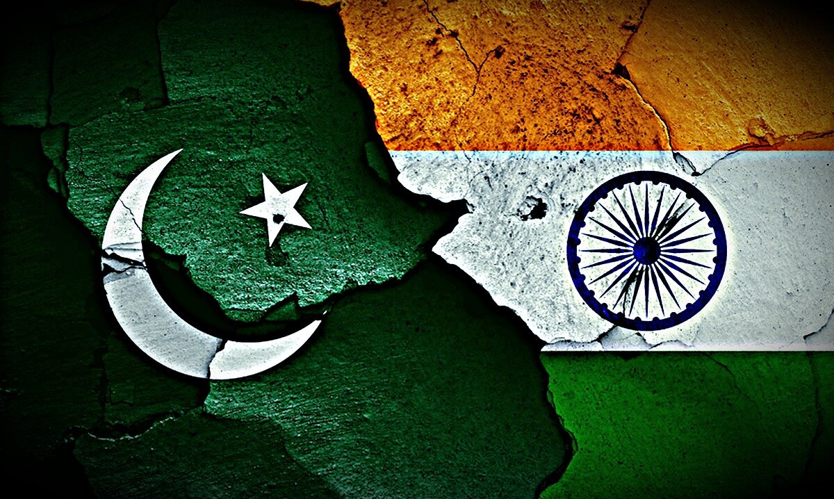 Флаг Пакистана - Флаг Индии