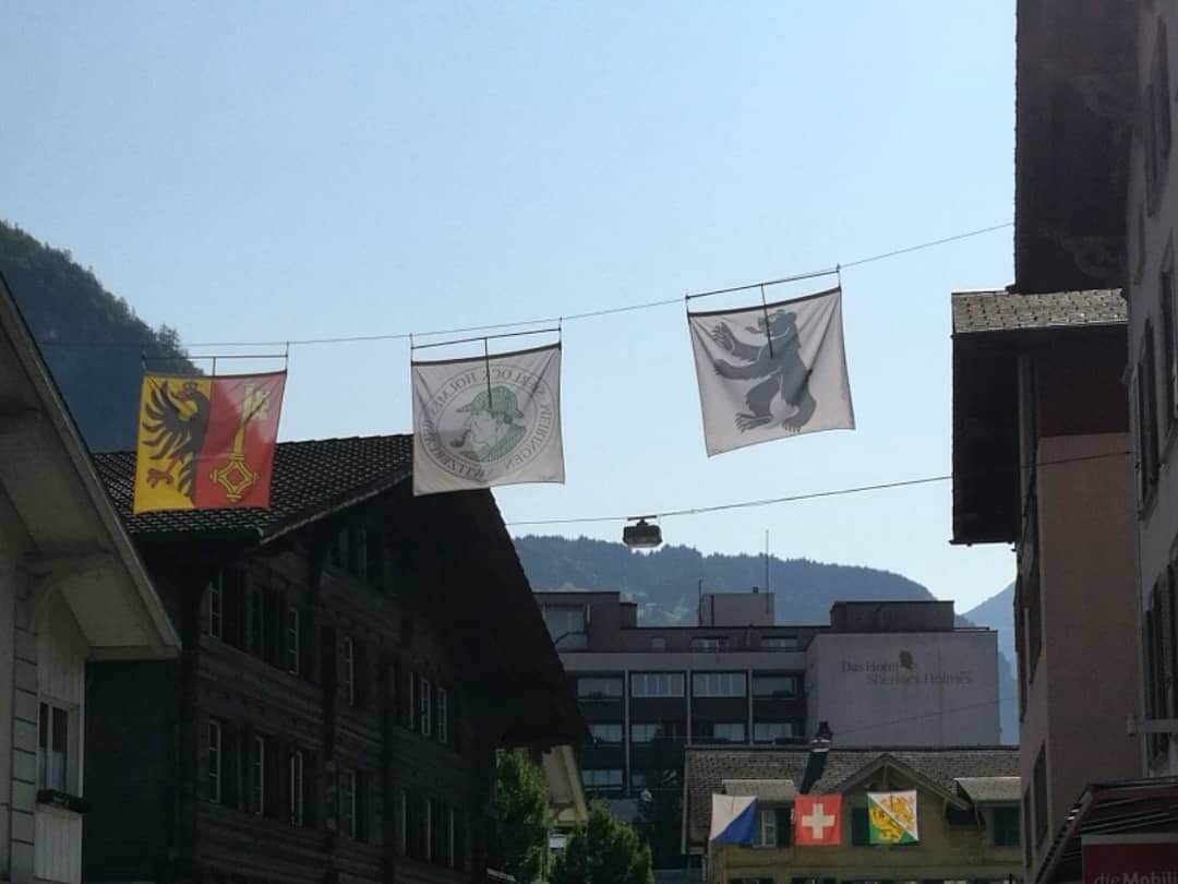 Шерлок Холмс на флагах Мейрингена