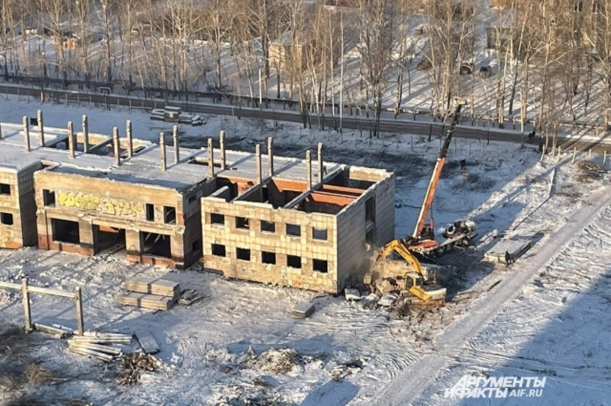    В Перми начался снос недостроенного корпуса пермской фармакадемии