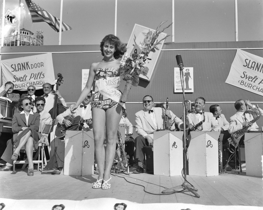 21 век принёс человечеству повальное увлечение диетами и фитнесом. Наверное, в некоторых случаях это неплохо и может быть даже полезно.-37