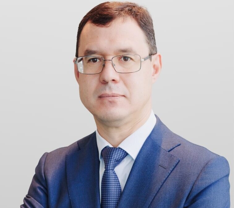 Максим Рогов занимает 25 место в "Большой сотне Тюмени" | TMN.SM.NEWS ...