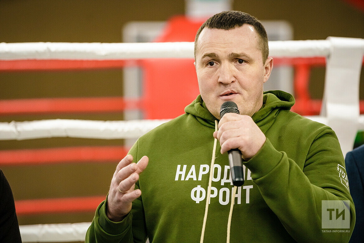 Лебедев Денис боксер Левша