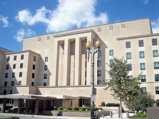     фото: штаб-квартира Госдепартамента США. Источник: википедия