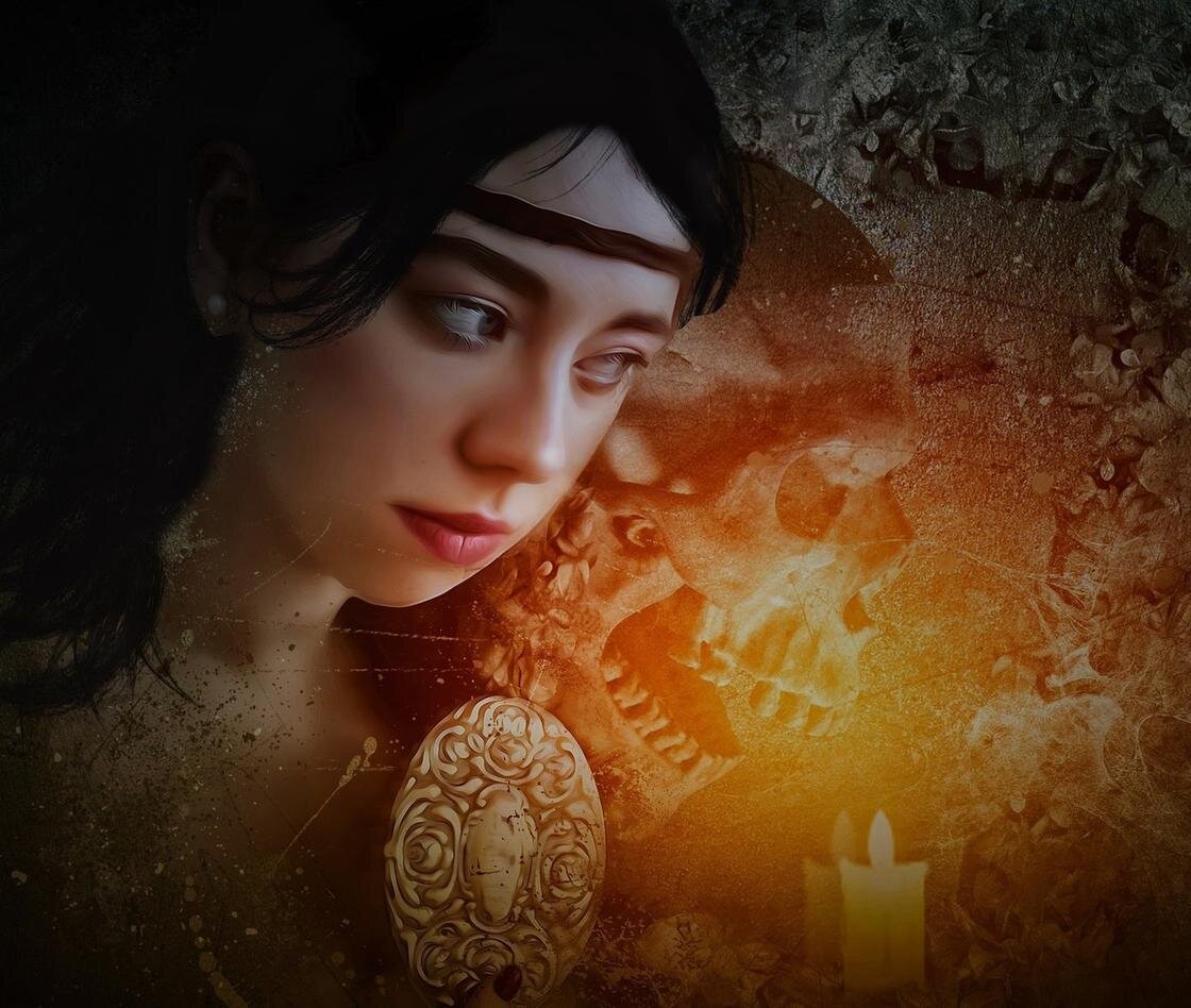    Девушка гадает на зеркале со свечей:Pixabay