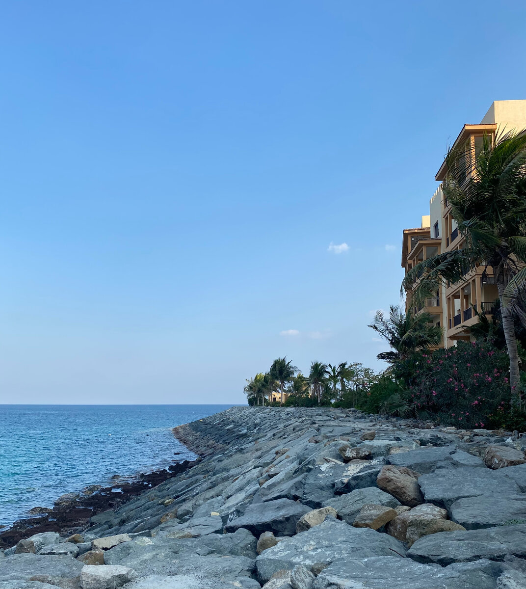 Набережная в эмирате Фуджайра у отеля Fairmont Fujairah 5*