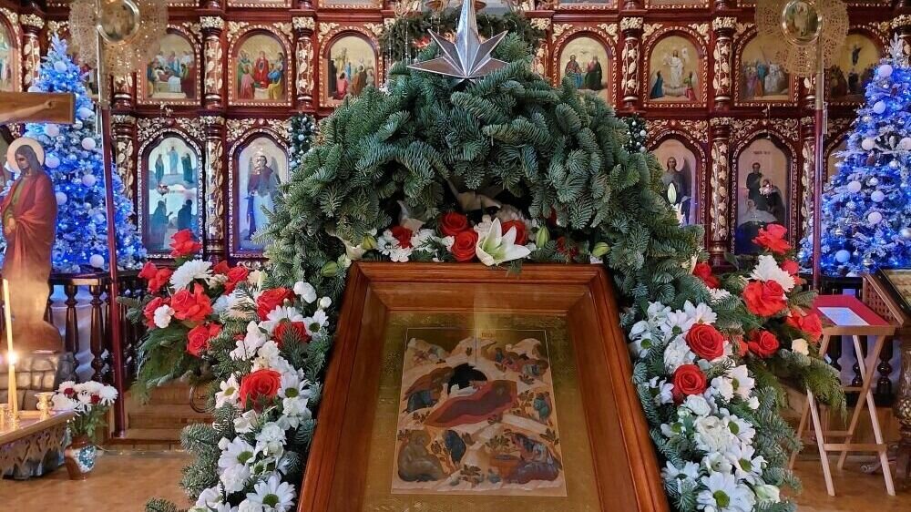     Рождество Христово — великий праздник, торжественный день для всех христиан. В этот день в человека воплотился сам Бог, Спаситель мира.