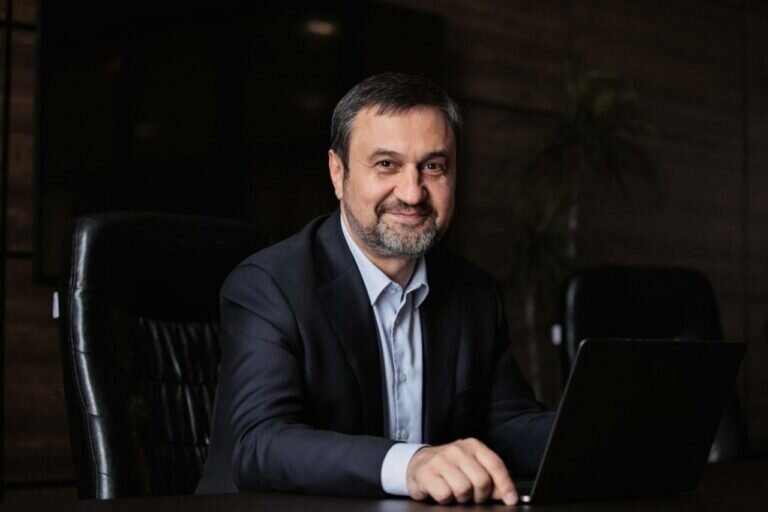    Вице-губернатор Игорь Сухарев поздравил оренбуржцев с днем российской печати Кристина Просвиркина